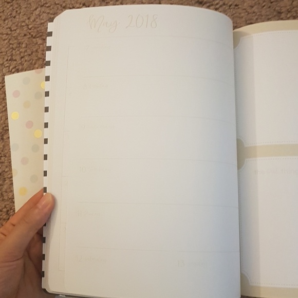 New C. R. Gibson Paper 2018 planner x2 - Picture 2 of 5